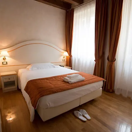 Mazzanti Hotell 3*