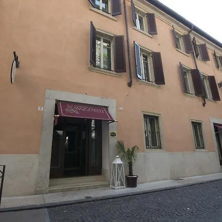 Hotell Mazzanti 3*