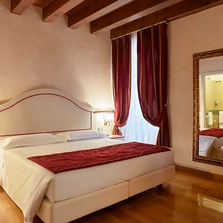 فندق Mazzanti 3*